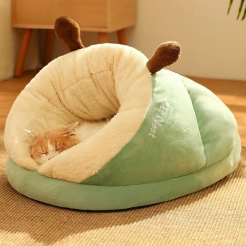 chat endormi dans panier pour chat ronson variante vert