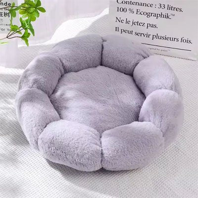 Coussin pour chat douceurfeline gris vide, moelleux et pret a accueillir le chat