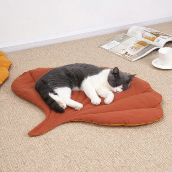 coussin pour chat leafy gris repos