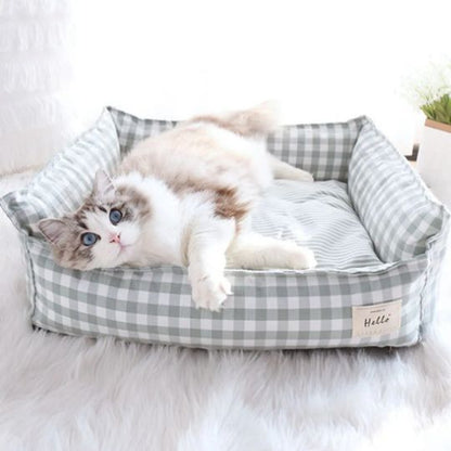 panier pour chat grisou chat au repos